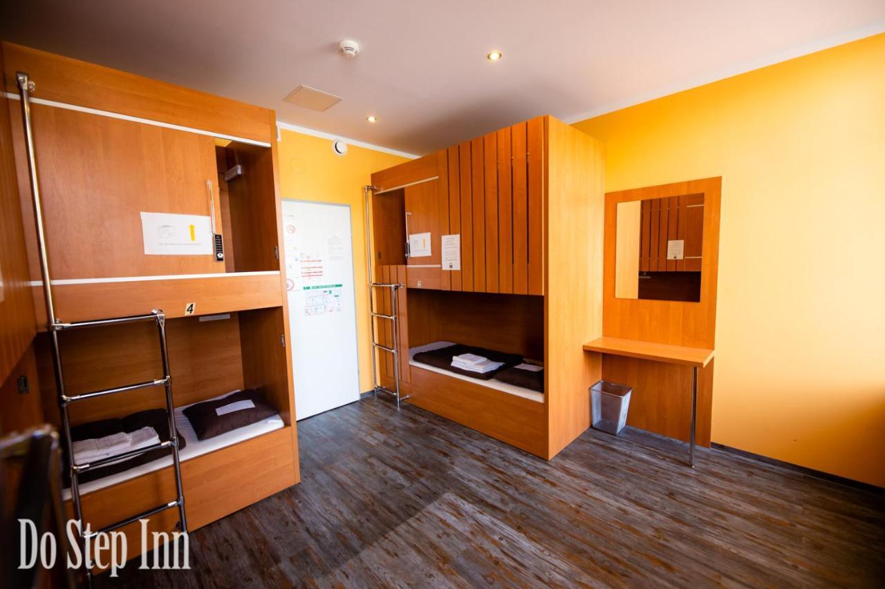 Do Step Inn Central - Self-Service-Hostel Vídeň Exteriér fotografie