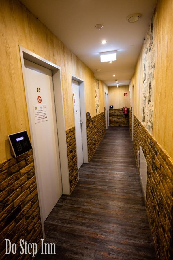 Do Step Inn Central - Self-Service-Hostel Vídeň Exteriér fotografie