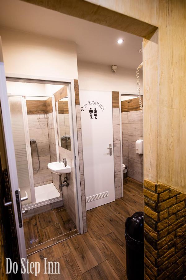 Do Step Inn Central - Self-Service-Hostel Vídeň Exteriér fotografie