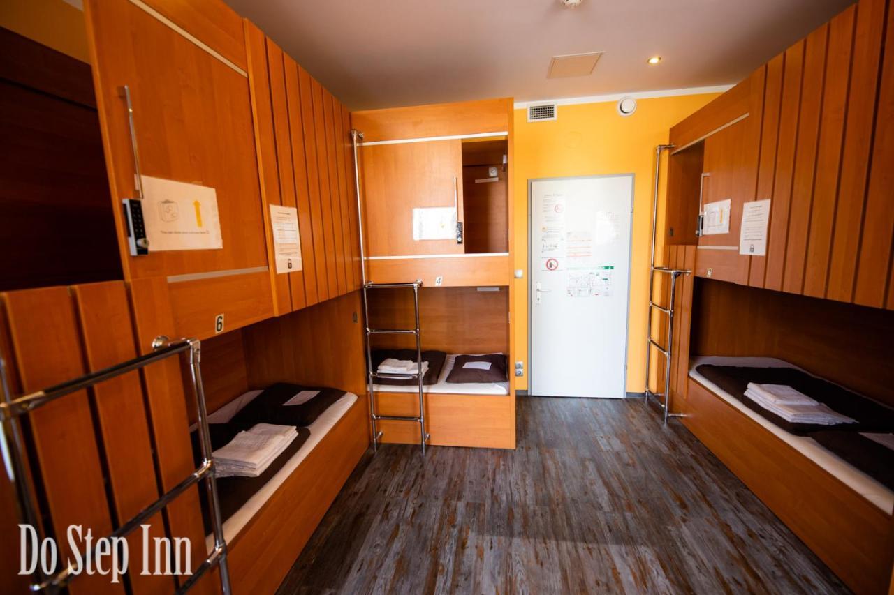 Do Step Inn Central - Self-Service-Hostel Vídeň Exteriér fotografie