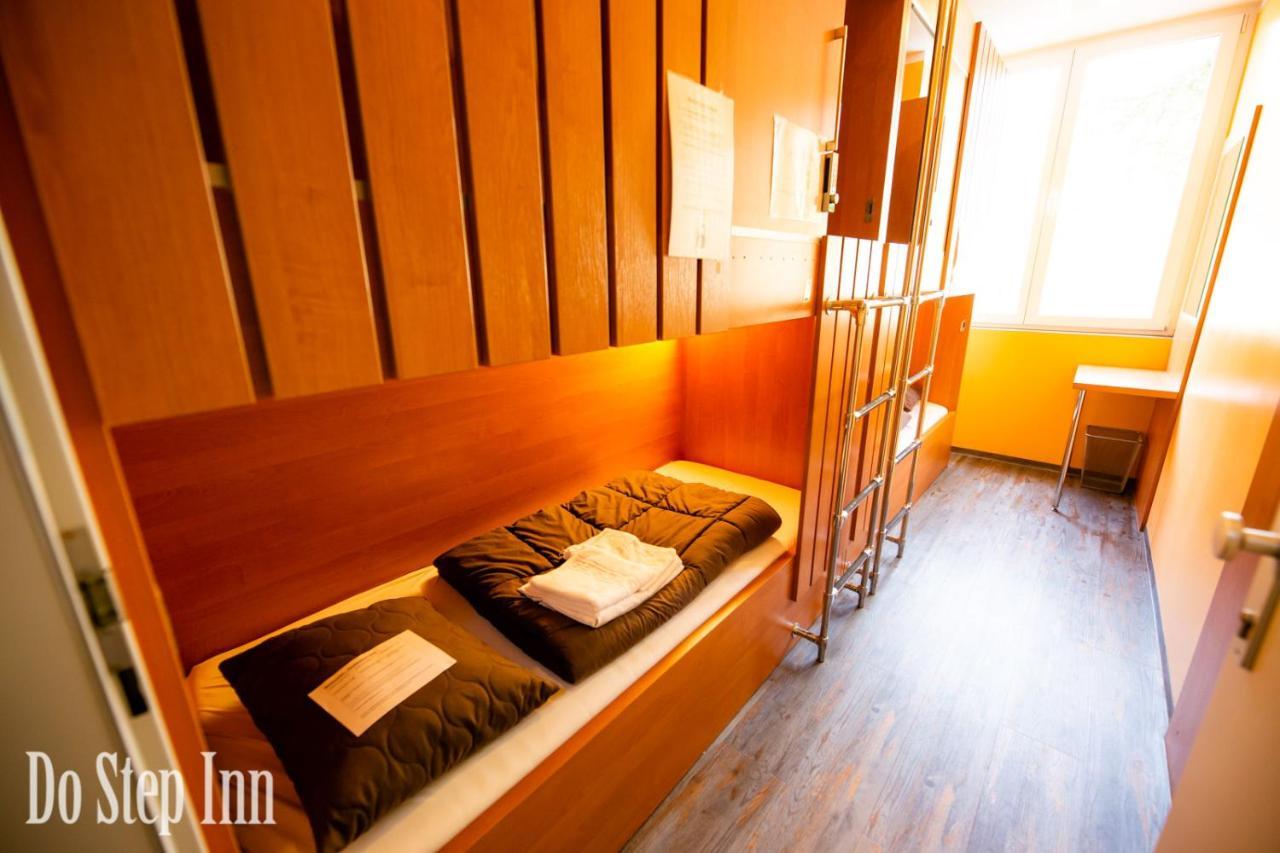 Do Step Inn Central - Self-Service-Hostel Vídeň Exteriér fotografie