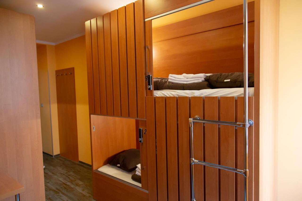 Do Step Inn Central - Self-Service-Hostel Vídeň Exteriér fotografie