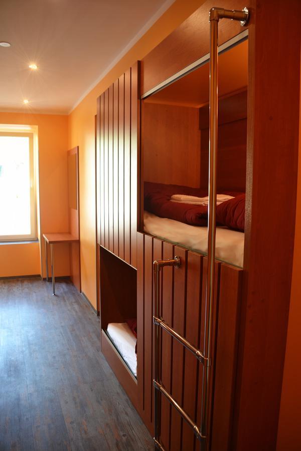 Do Step Inn Central - Self-Service-Hostel Vídeň Exteriér fotografie